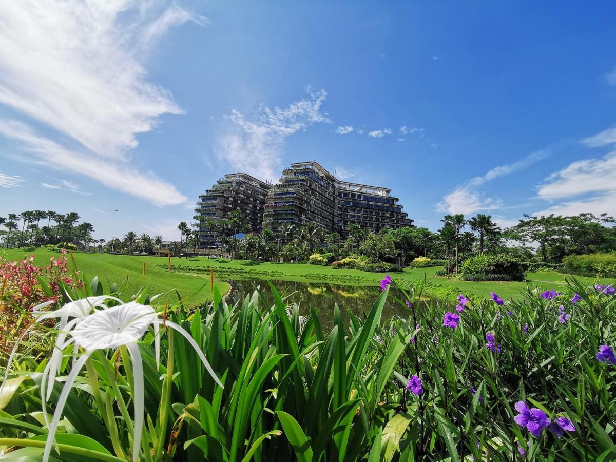 โรงแรมฟอเรสต์ ซิตี้ กอล์ฟ นุสาจายา ภายนอก รูปภาพ